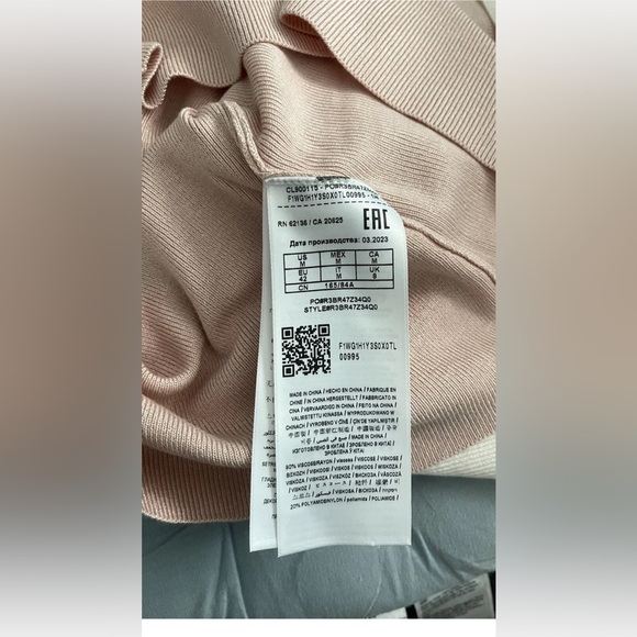 NEW GUESS Ebony Turtle Neck Sweater Tank Sparkle Logo Sleeveless Soft Pink Sz M - Picture 5 of 5